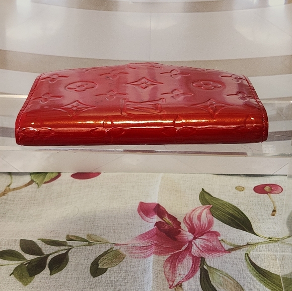 Authentic Louis Vuitton Vernis Red Agenda Cover - Picture 10 of 15